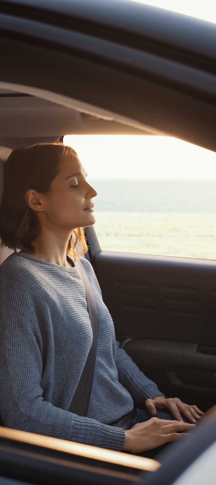 Femme à bord de C3 Aircross aves ses sièges Citroën Advanced Comfort